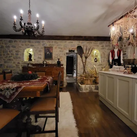 Traditional House Of Manis
