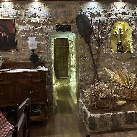 Traditional House Of Manis